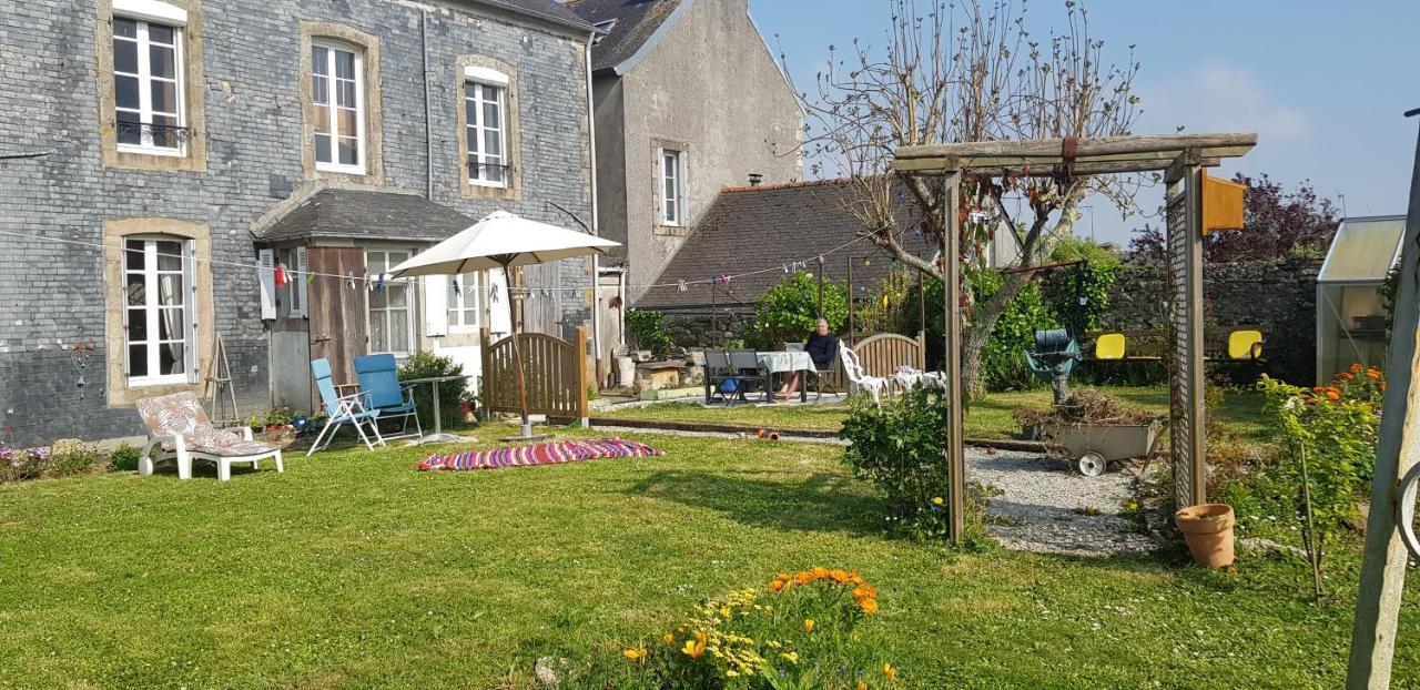 Maison Papillons Plomodiern Kültér fotó