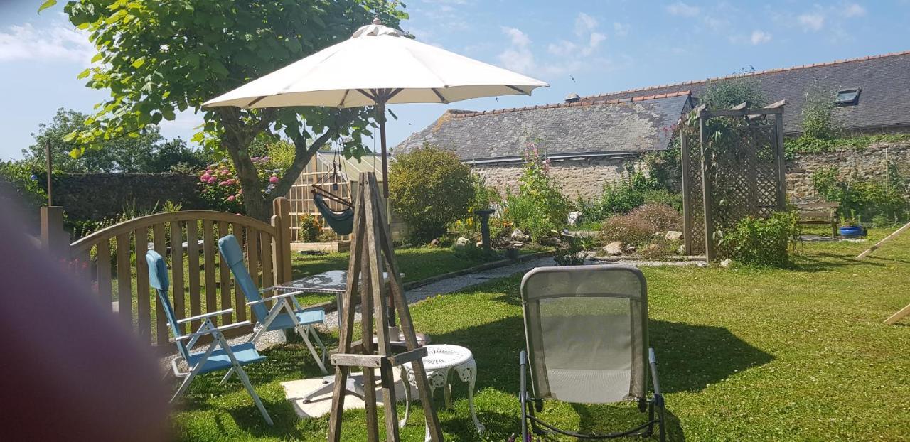 Maison Papillons Plomodiern Kültér fotó